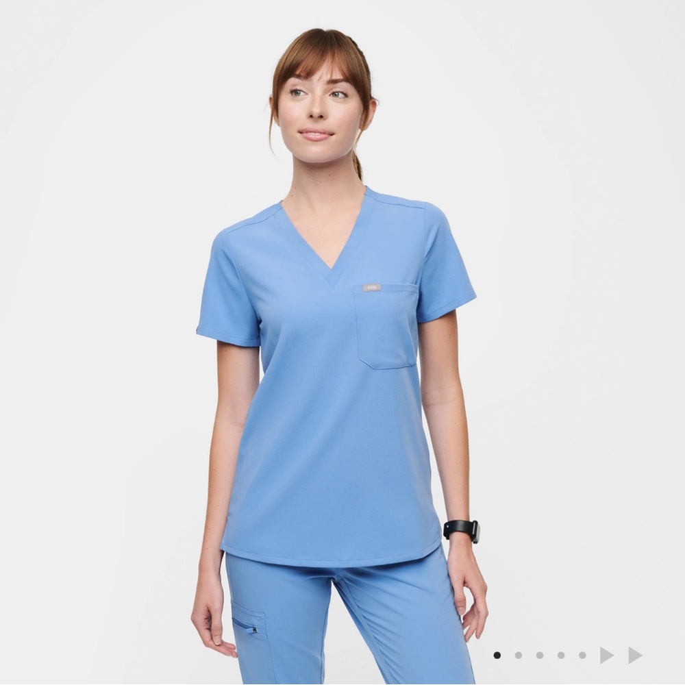 Figs Ceil Blue Slim Catarina Scrub Top